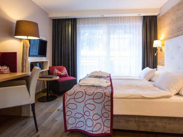 Doppelzimmer Bärenkopf Alpin 2.jpg