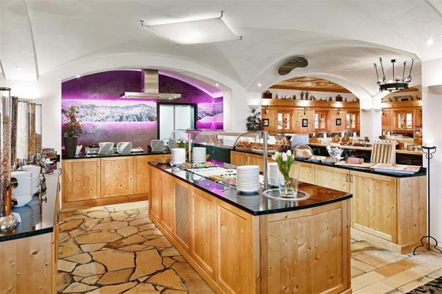 AT_INN_Das_Alpenwelt_Resort_65q1cd0_00014.jpg