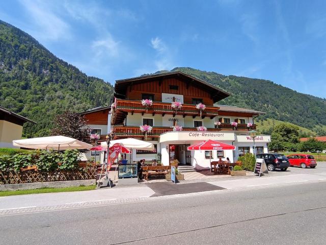 Haus und Terrasse 002.jpg