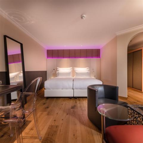 Doppelzimmer Superior (5).jpg