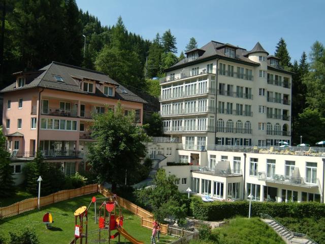 Sommer Innenhof.jpg