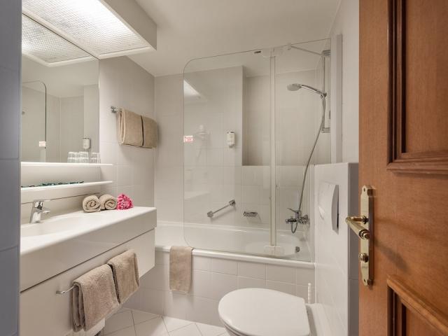 Badezimmer 2.jpg