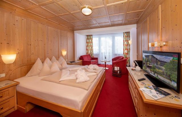 Hotel_Latini_Familienzimmer_Enzian.jpg