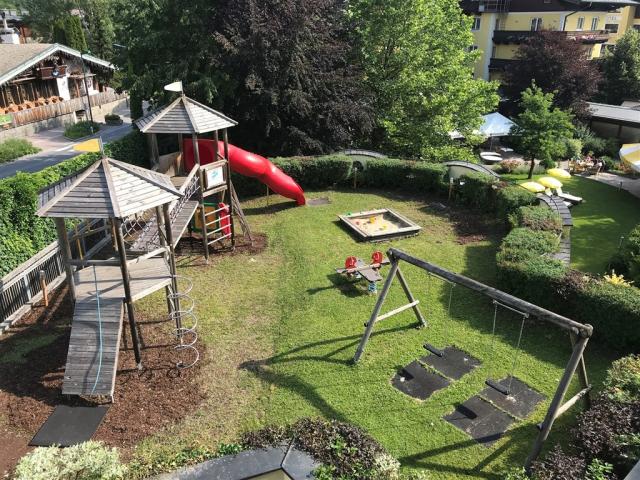 Hotel_Latini_Kinderspielplatz.jpg