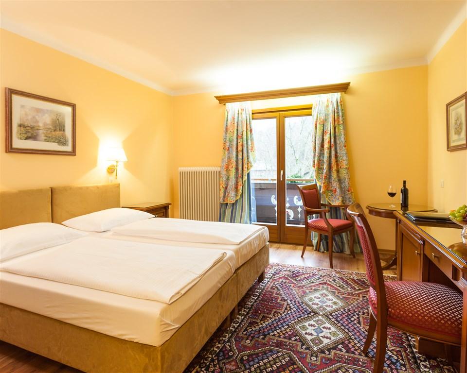 Hotelstgeorgdoppelzimmerbalkon2a.jpg
