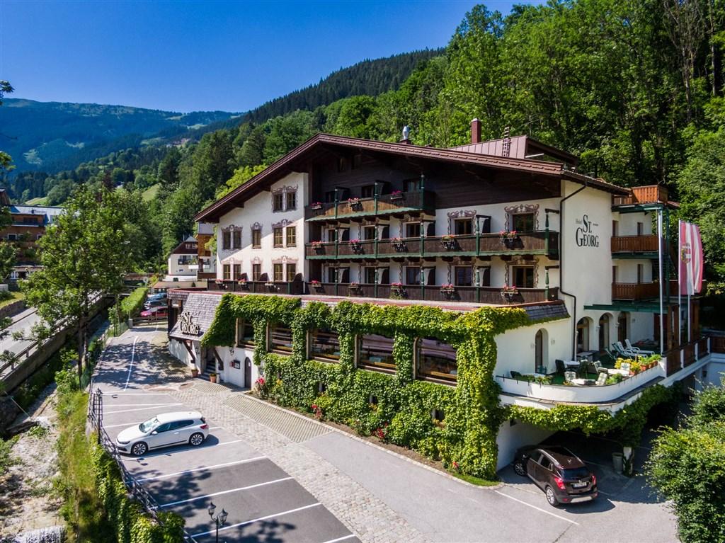 Hotel St.Georg Zell am See - Außenansicht 2.jpg