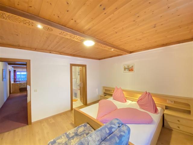 Ferienhaus Schlafzimmer 1 (2).jpg