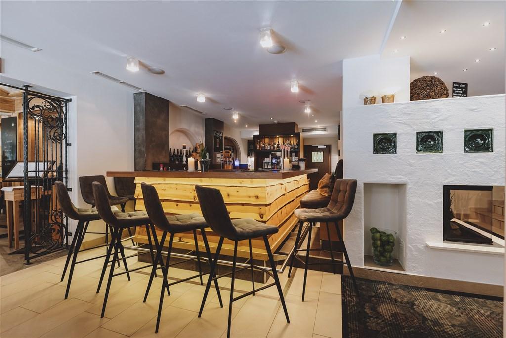 hoteldiesonne-bar-0003.jpg