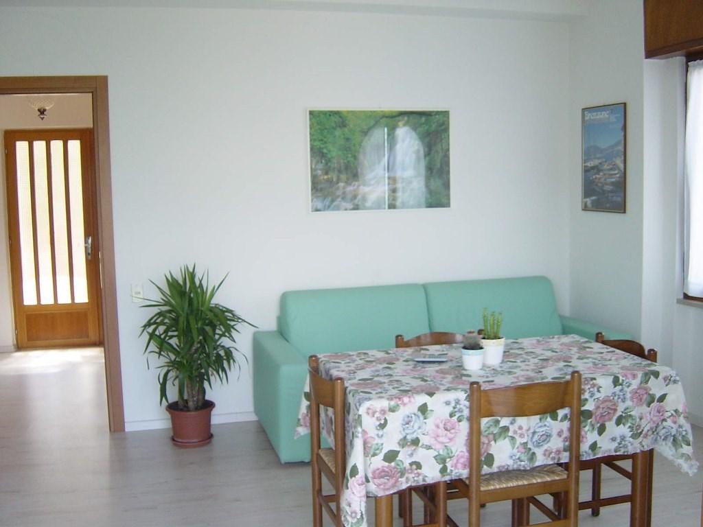 GAR-H93750-Zimmer-9.jpg