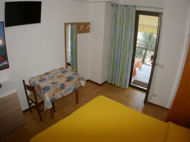 VRN-93750-005 Mono.jpg