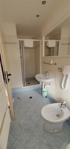 BZO-B00122-bagno_superior_32.jpg