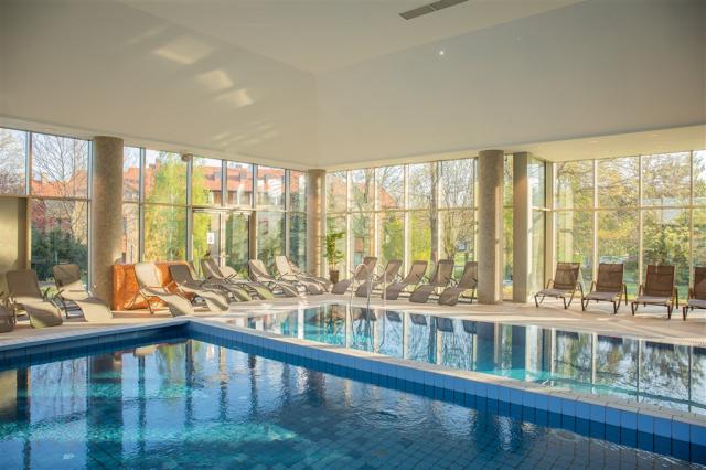 swimming pool1.jpg