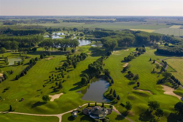Golf_course_10.jpg