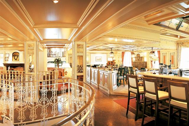 AT_INN_Grand_Hotel_m4yi9ty_00036.jpg