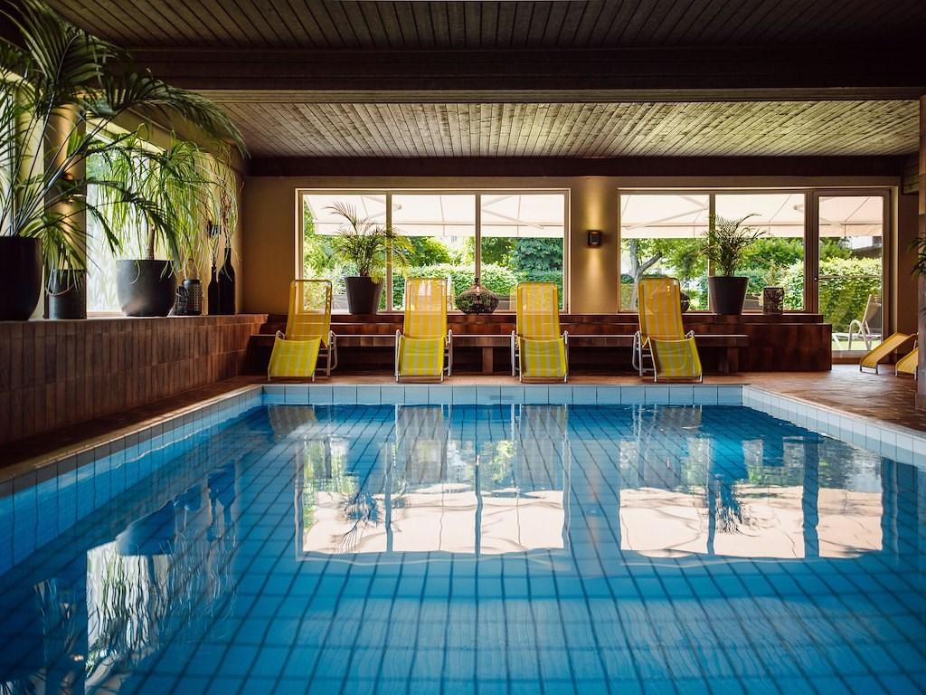 Hallenbad.jpg