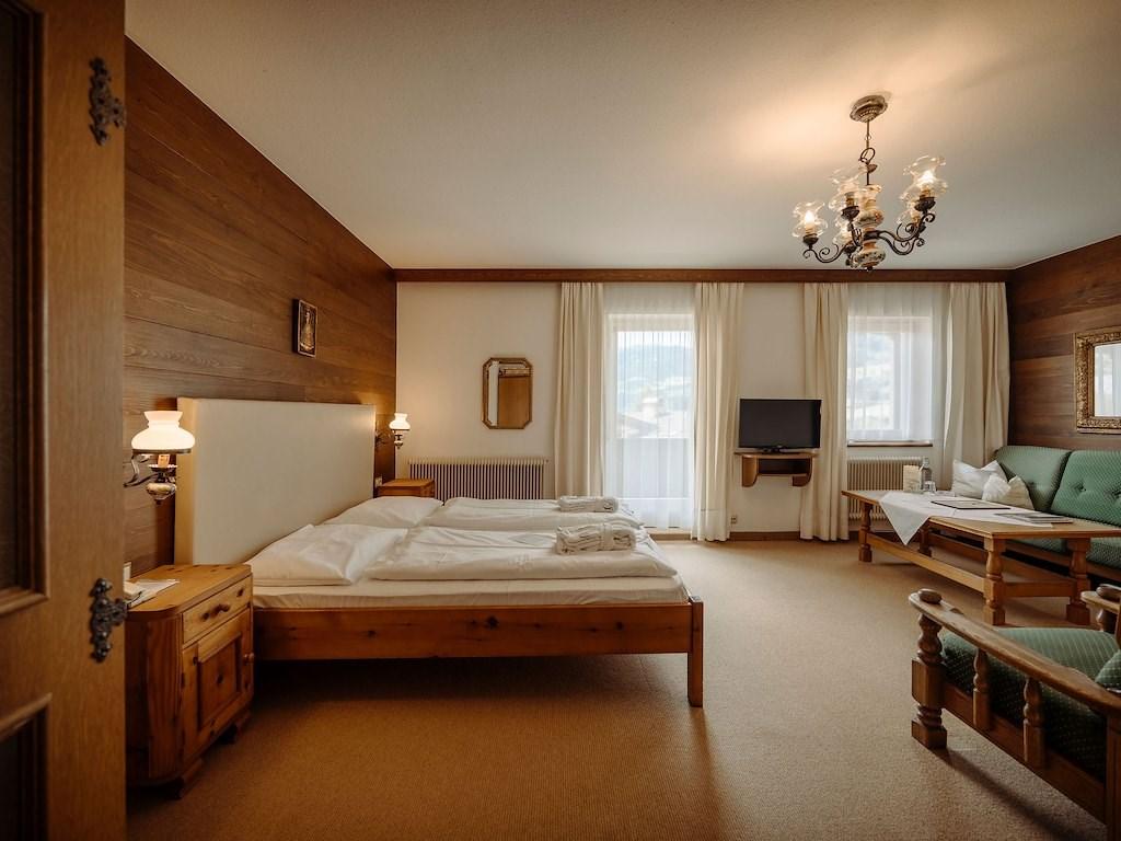 Doppelzimmer Standard 1.jpg