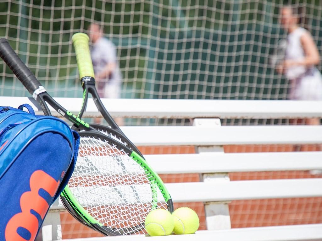 FB_RauriserHof_Tennis_03-13_1.jpg