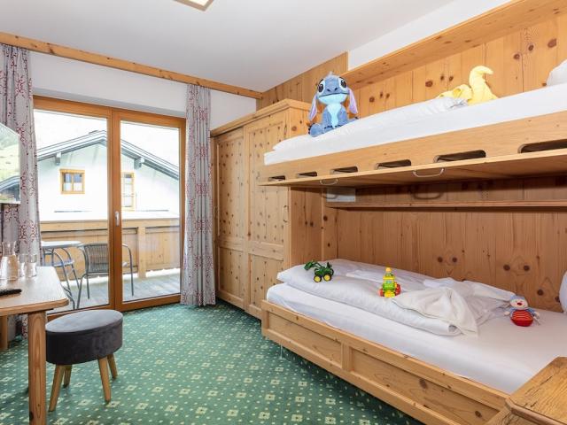 AZF_Hotel_Bichlingerhof_Bichling_105_Westendorf_102_Kind2.jpg