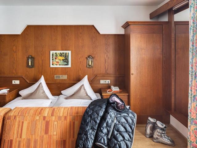 Hotel Fernau 050 Zimmer 212.jpg