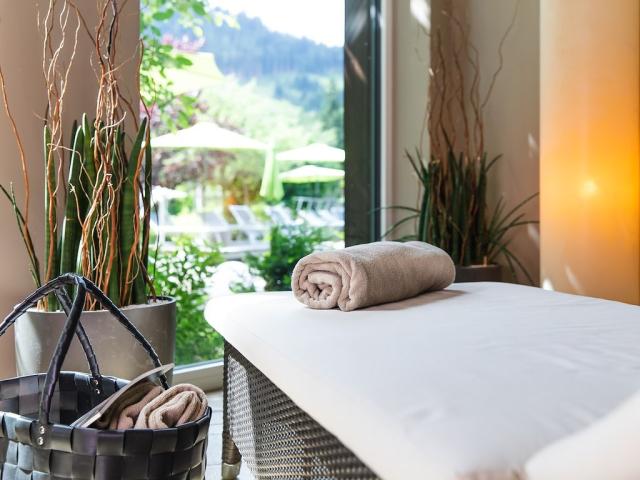 2019-07-Gartenhotel-Theresia-Sommershooting-1955.jpg