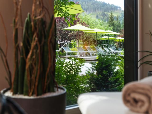 2019-07-Gartenhotel-Theresia-Sommershooting-1971.jpg