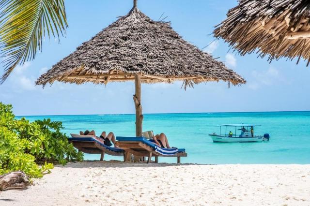 Tanzanie_Zanzibar_Pongwe Beach Hotel_pláž.jpg