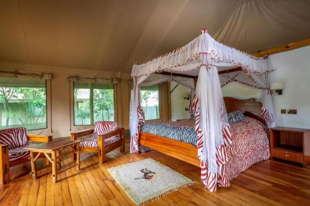 Keňa_Lake Naivasha_Crescent Camp_stan_interiér.jpg