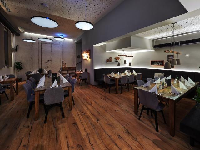 Restaurant 3.jpg