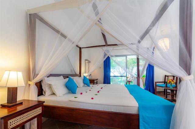 Diani-Sea-Lodge-Bahari-Room-01.jpg