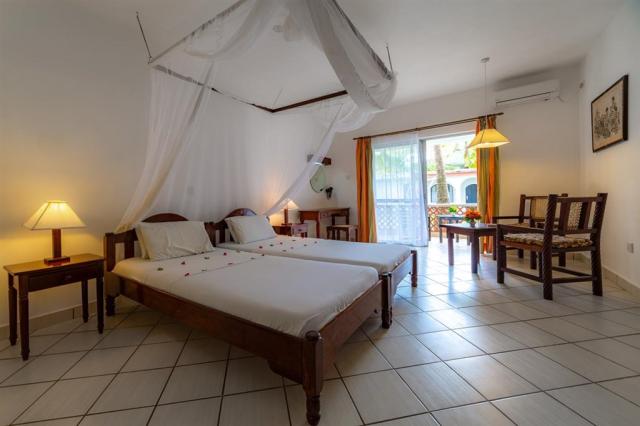Diani-Sea-Lodge-Superior-Room-02.jpg