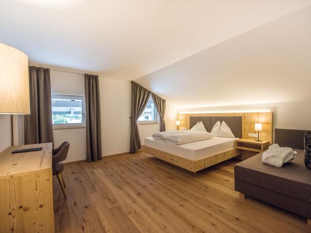 BZO-B00172-immer 207 Dahoame Ahng  1745.jpg