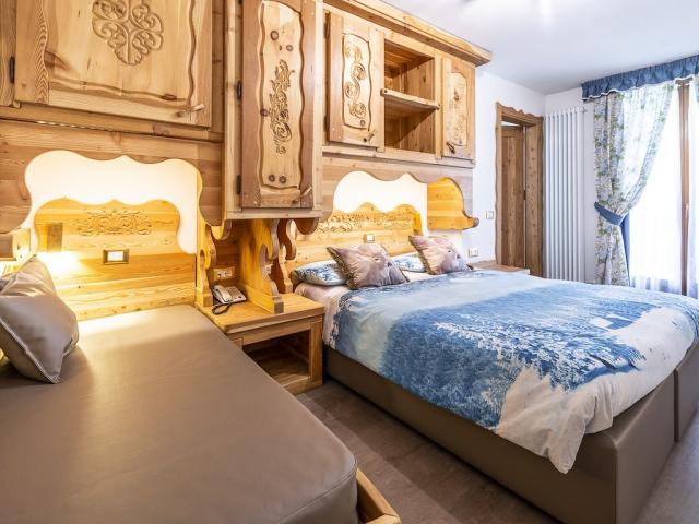 BZO-B00190-COMFORT ROOM 2.jpg