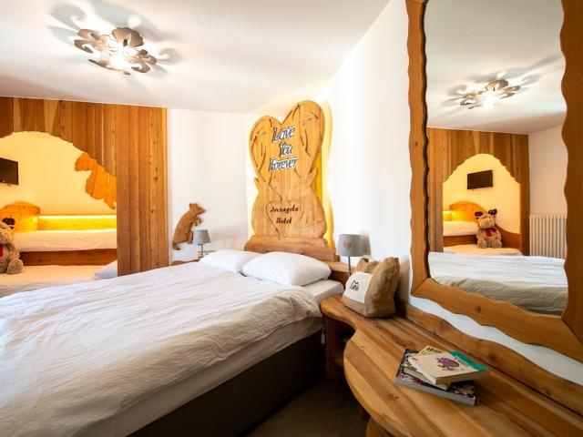 BZO-B00190-COMFORT ROOM.jpg