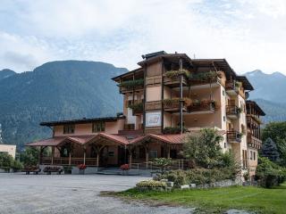 Job – Garden & SPA