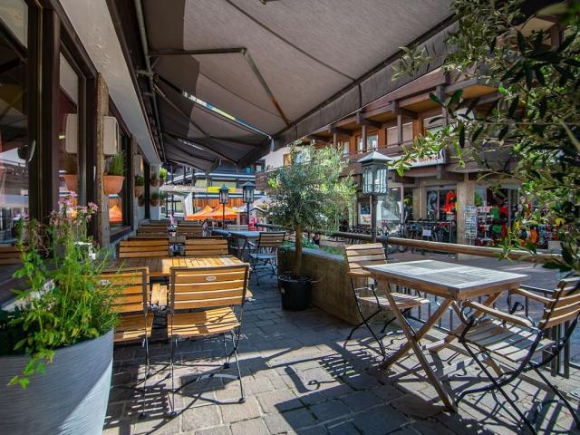 gastgarten-jufa-alpenhotel-saalbach.jpg