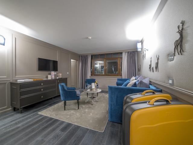 BZO-03696-Rooms-Suite prestige2.jpg