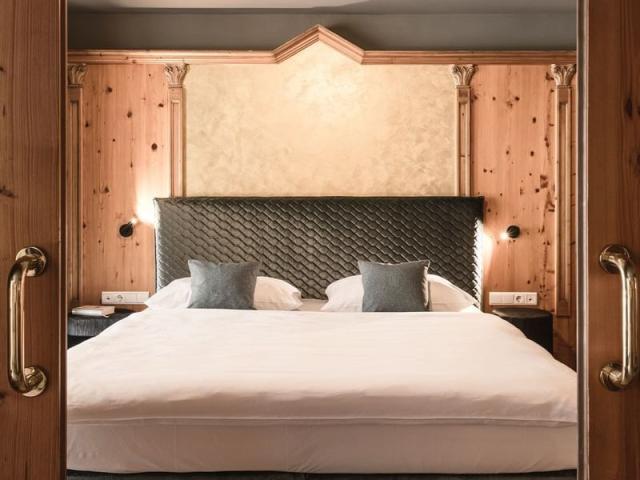 falkensteiner-hotel-spa-falkensteinerhof-romantic-suite_standar