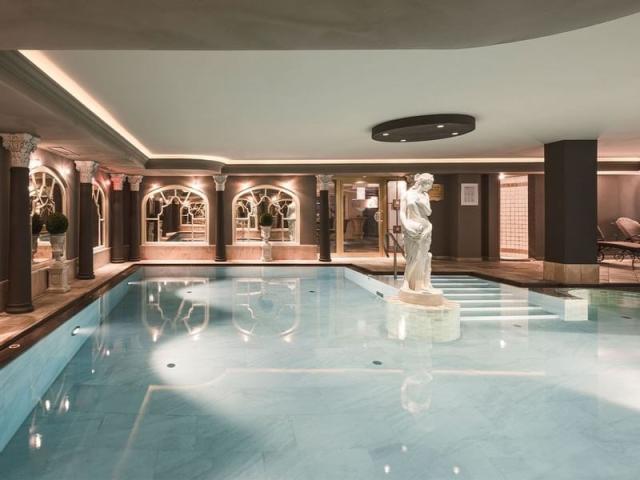 falkensteiner-hotel-falkensteinerhof-pool_standard.jpg