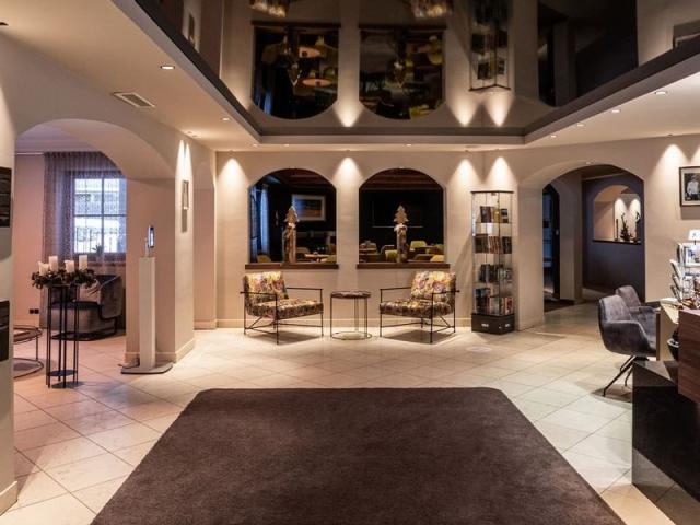 falkensteiner-hotel-spa-falkensteinerhof-lobby_standard.jpg