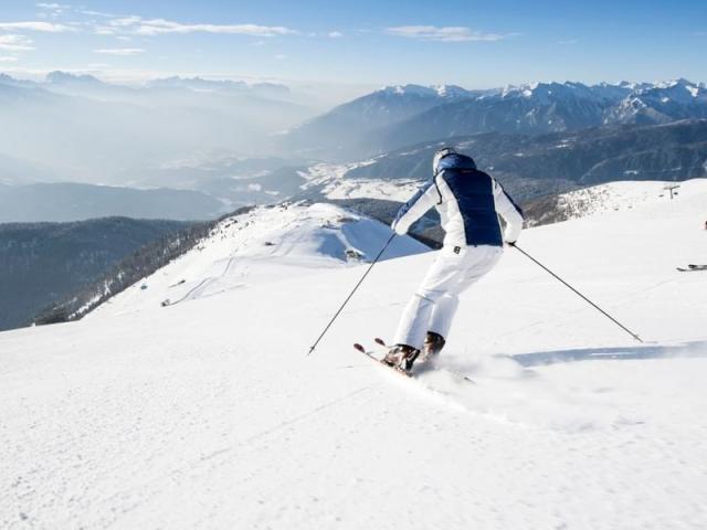 falkensteiner-hotel-spa-falkensteinerhof-skifahren_standard (1)