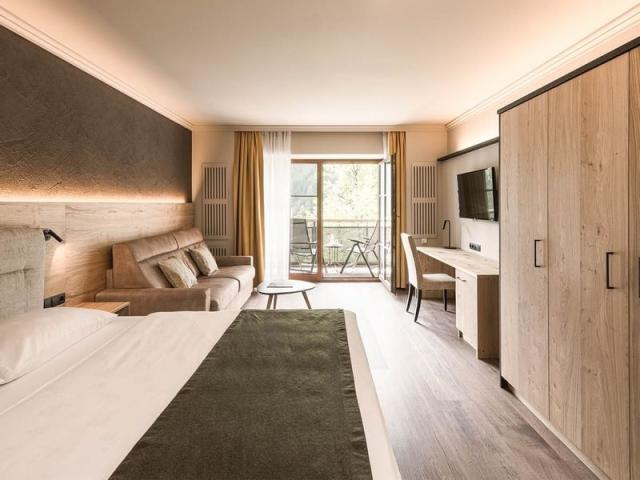 falkensteiner-hotel-spa-falkensteinerhof-family-room-superior_s