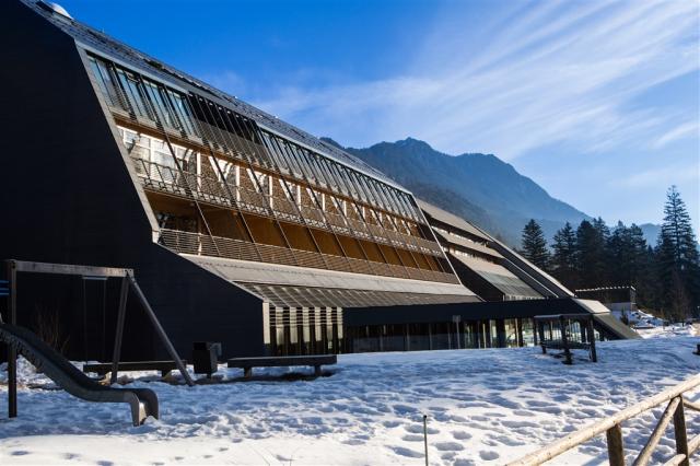 Hotel Spik Exterior winter 1.jpg