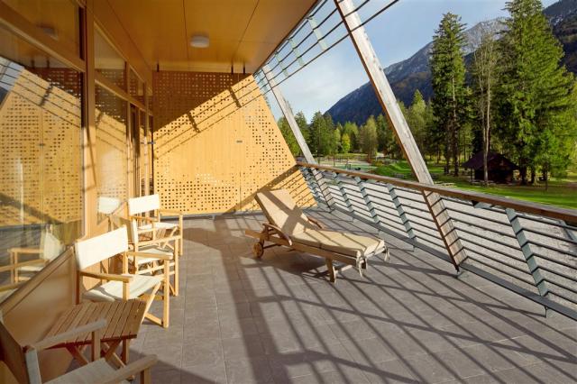 Spik room 4-star terrace.jpg