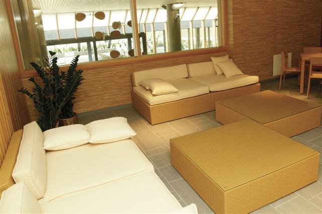 Spik swimming pool lounge.jpg