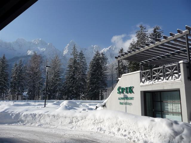 Spik Winter entrance.jpg
