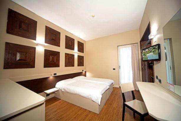 Lago hotel dojka
