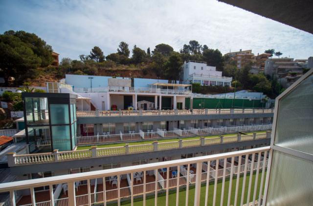 hotel-don-juan-tossa---room-superior-balcony-02