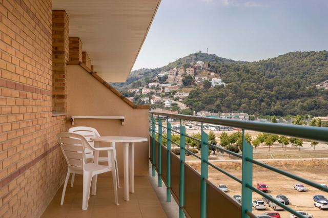 vistas-santasusanna-royalsunsuites650