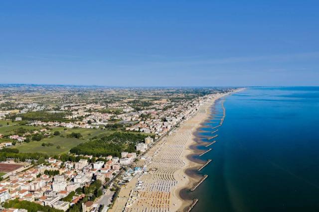 1639407967_fotogallery-02-hotel-rimini-sulla-spiaggia