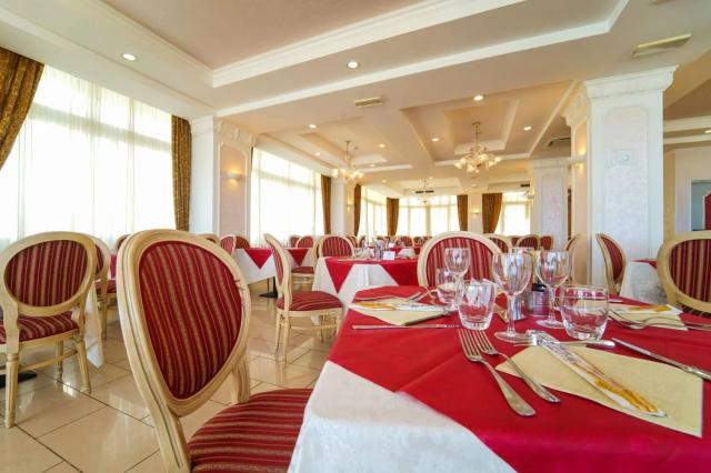1639407973_fotogallery-09-hotel-rimini-ristorante-panoramico-vi